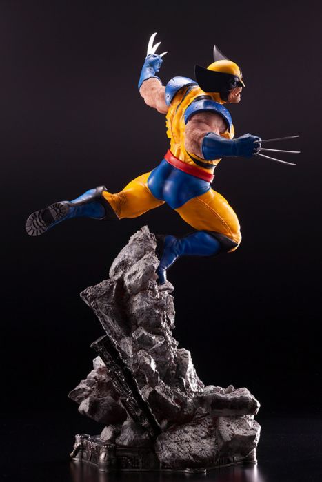 Wolverine hot statue